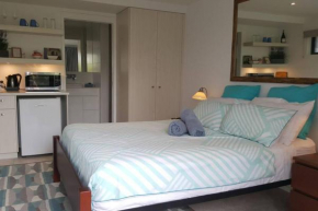 Woolloongabba, comfortable, modern, private studio